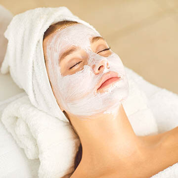 Aesthetician Chemical Peels